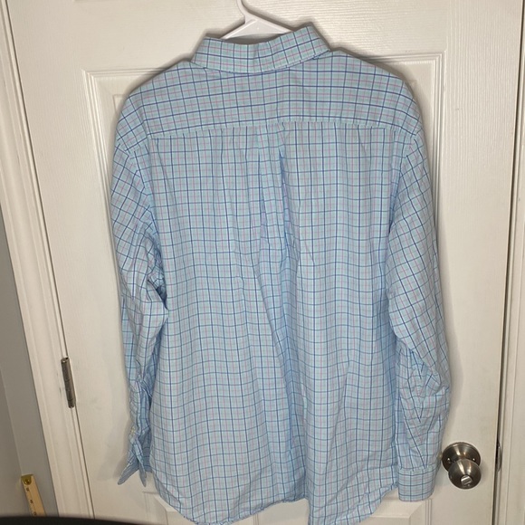 Vineyard vines, button down - Picture 5 of 6